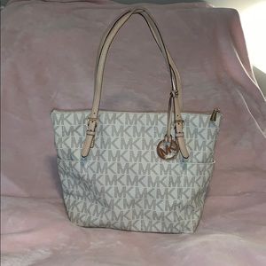 Gently used Michael Kors Logo Purse!